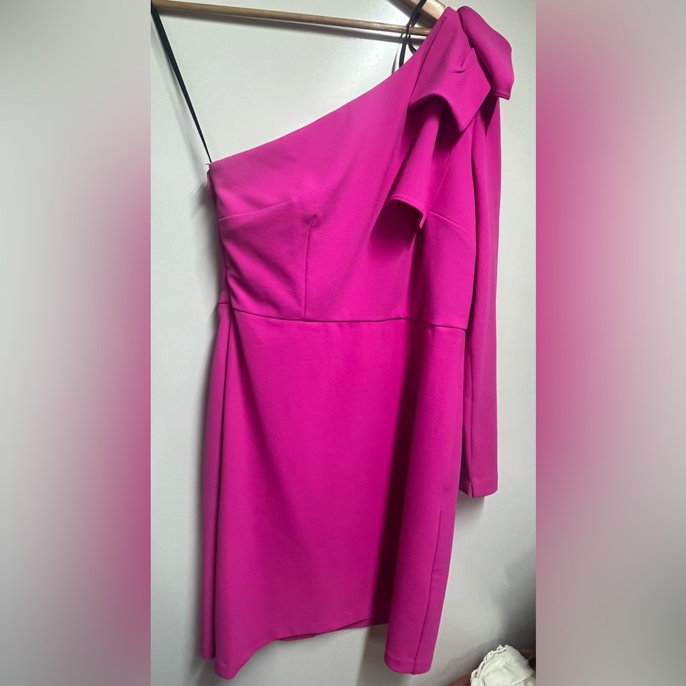 Donna Morgan Women's Stretch Crepe One Shoulder Short Dress in Electric pink 12 - Picture 4 of 8